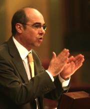 O nacionalista Francisco Jorquera defendeu a moci&oacute;n