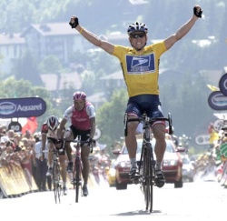 O ciclista americano ans&iacute;a recuperar o trono que deixou fai tres anos